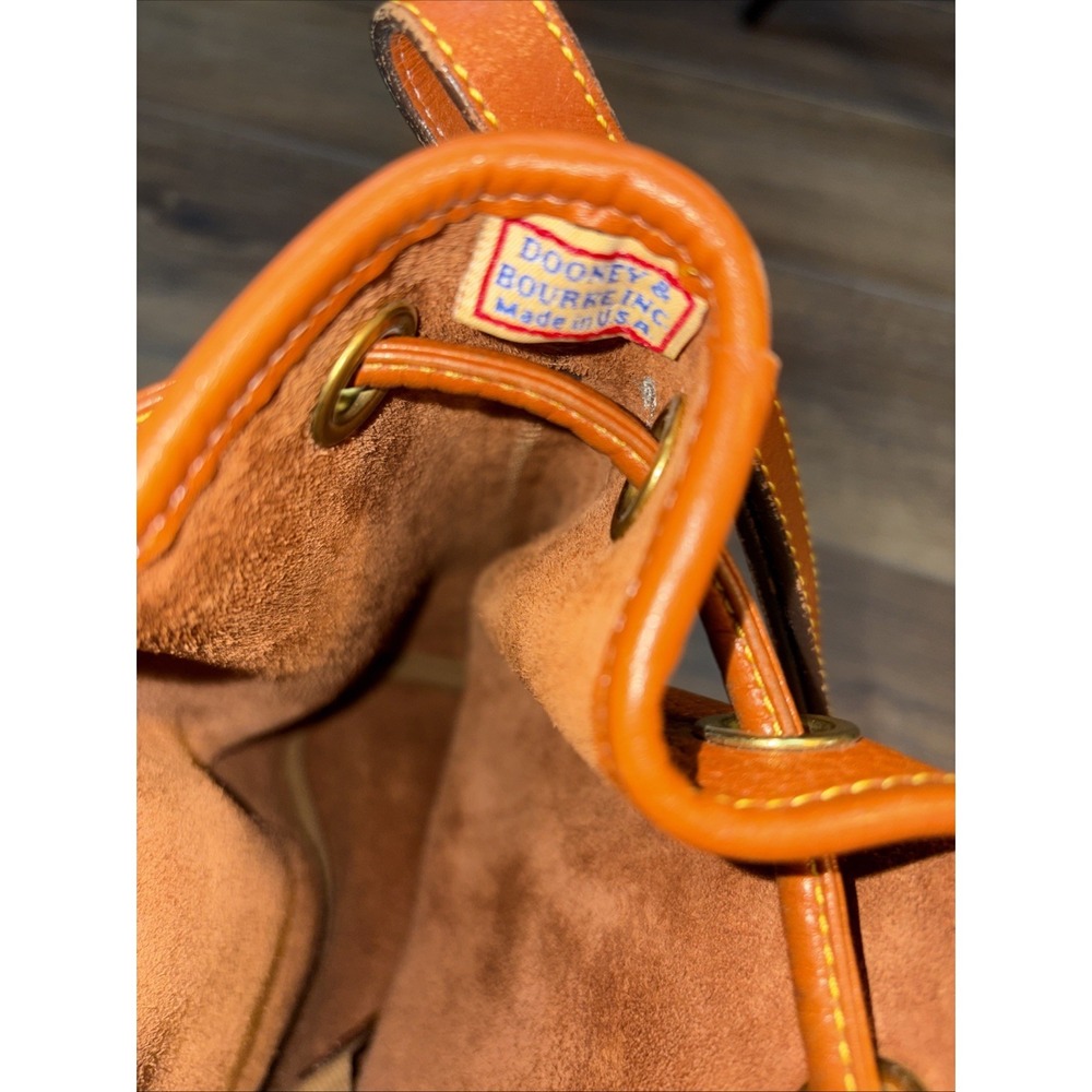 Dooney & Bourke Brown Leather Drawstring Bucket Bag Shoulder Vintage USA Classic - Picture 10 of 12